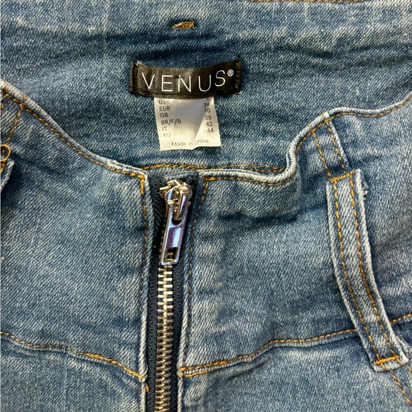 Venus brand Woman size 4 Lace up sides Zipper closure. Great condition No flaws - Picture 2 of 15